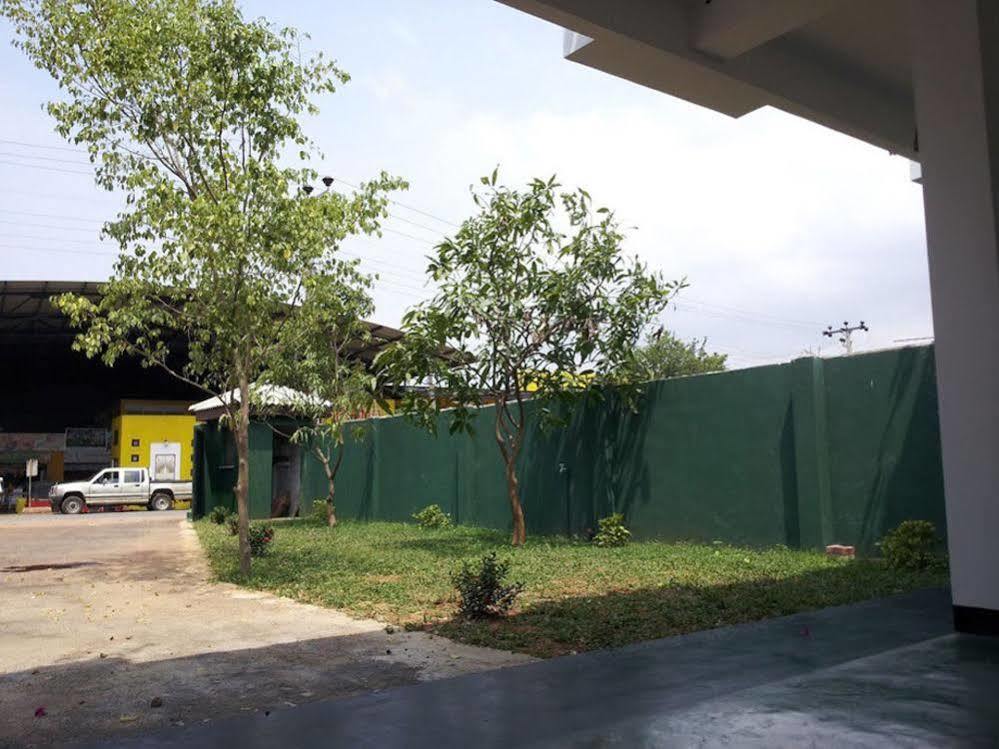Milano Grand Hotel Dambulla Exterior photo